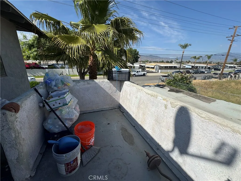 651 W Devonshire Avenue, Hemet, California 92543 home-pic-15